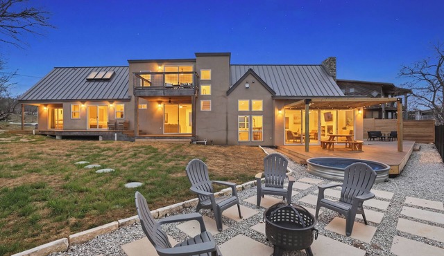 Friends & Family Favorite! Views - Spacious - Clean