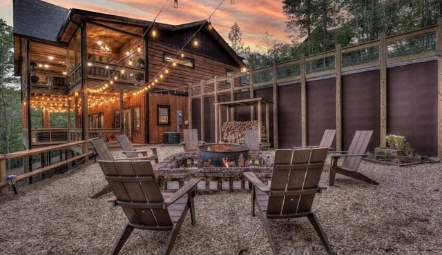 Friends in High Places - Pet Friendly | 4 King Bedroom Suites with Fireplaces