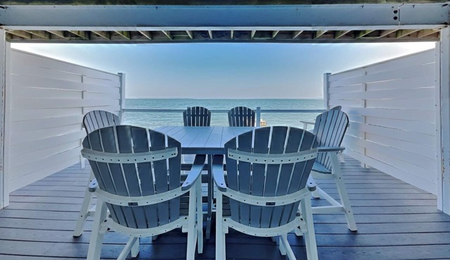 Friends of the Bay—Lake Views Await | 12 ppl| C106