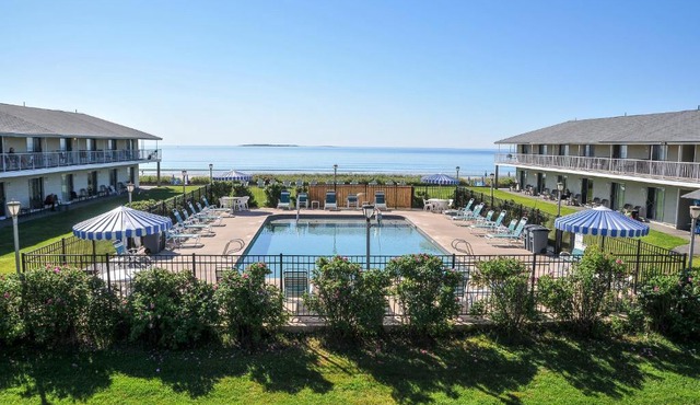 Friendship Oceanfront Suites