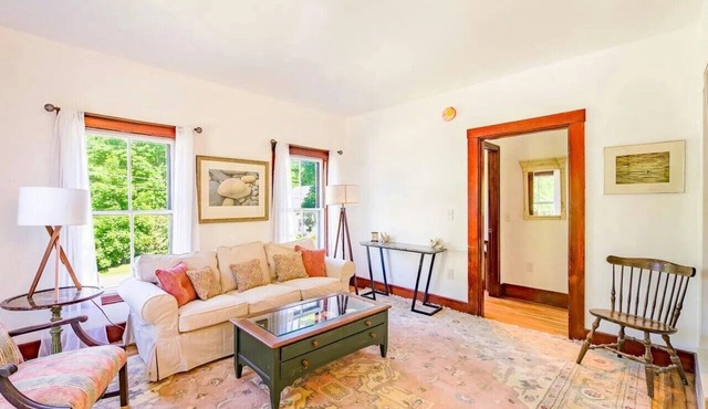 Friendship Village, ME - Cozy, Sunny 2nd flr apt in town - 3 hrs from Boston