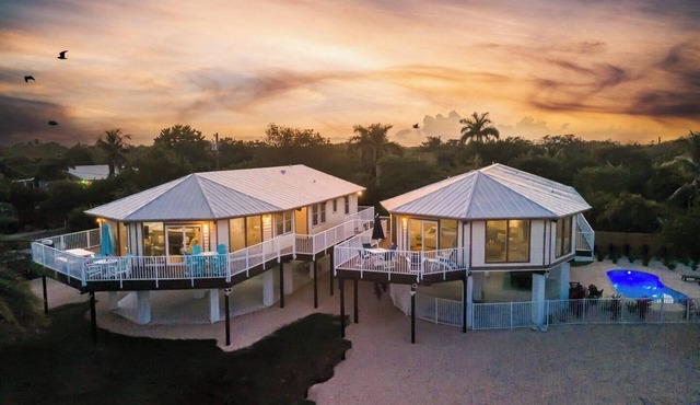 Frigate's Nest extraordinary 8bed/8bath nightly rental with dockage & private pool