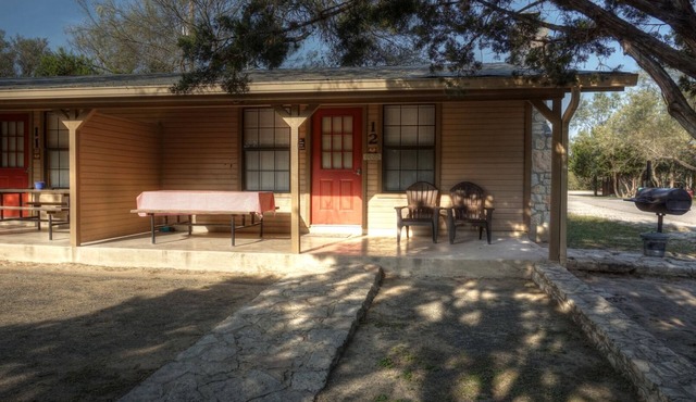 Frio Country Resort - Within walking distance to the Frio River!