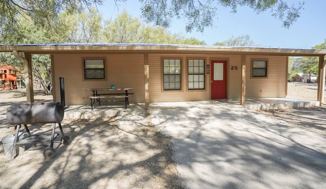 Frio Country Resort - Within walking distance to the Frio River!