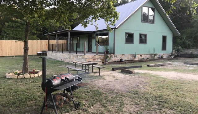 Frio Déjà Vu River House – Secluded Hill Country Getaway