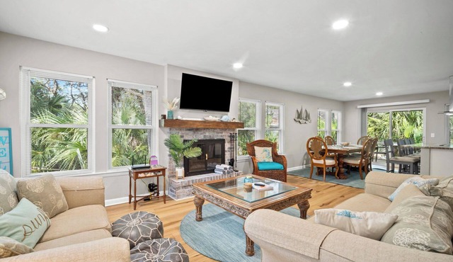 Frippin Graytful, Golf Cart Included, Pet Friendly - 120 Sea Otter