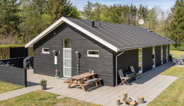 "Fritse" - 1.9km from the sea by Interhome