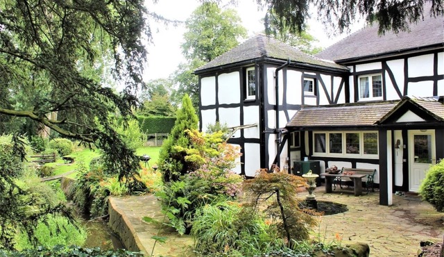 Frog Manor, Hot Tub and fantastic gardens