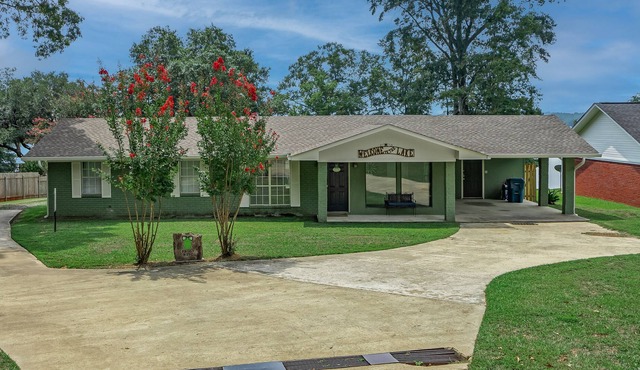 Frog's Nest Cottage on Beautiful Lake Claiborne!