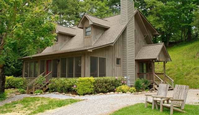 Froggy Bottom on the River 3 Bedroom, 2 Bath, Year Round Access