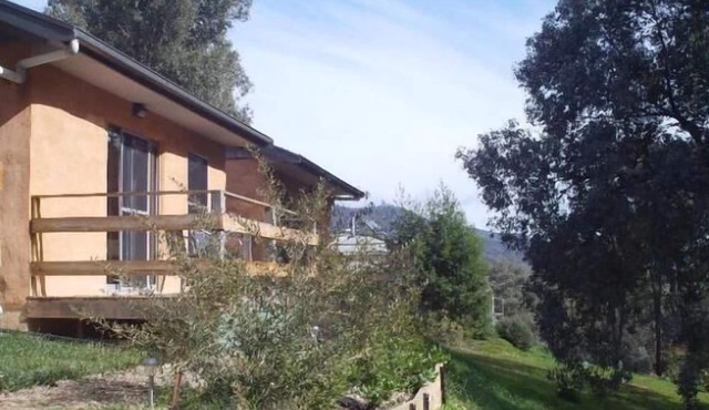 Frogsong Strawbale Cottage RED; ID p9160844