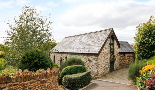 FROGWELL CHAPEL, pet friendly, with a garden in Callington