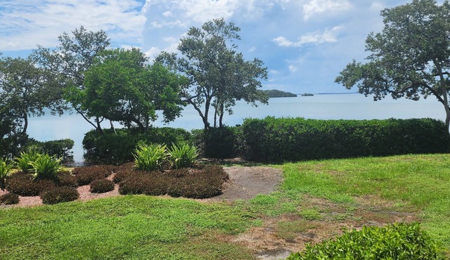 From serene morning sunrises to exciting nearby attractions, Immerse yourself