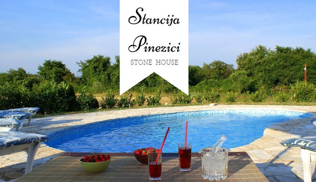 From the 23-10. 07 Discount 15% Large STONE HOUSE, with 4000m2 PLAYGROUND