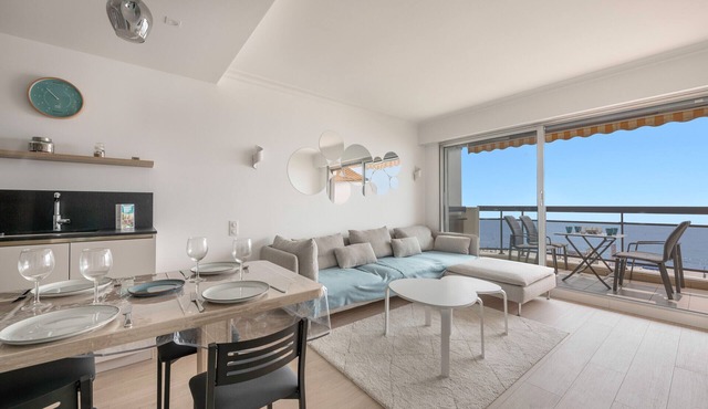 Front and sea view for 4 - 20m La Baule beach