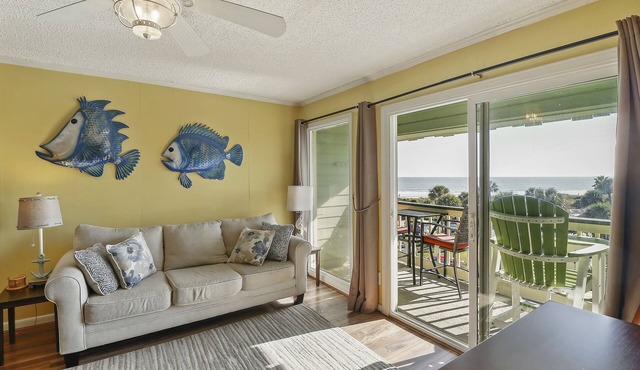 Front beach sea cabin with amazing view, pool access, beach access, and pier!