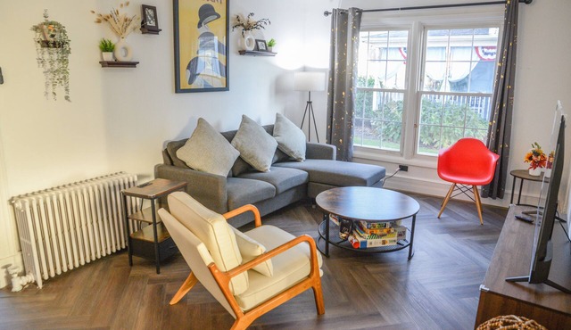 Front Lake House View.Sleeps up to 6.Convenient location.Unit #1. No lake access