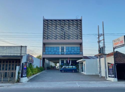 Front One Hotel Gombong