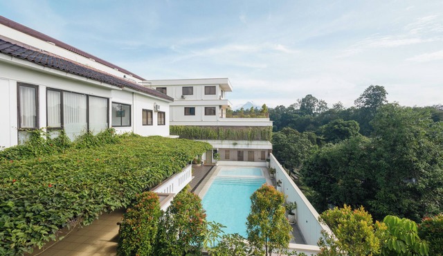 Front One Resort Yogyakarta