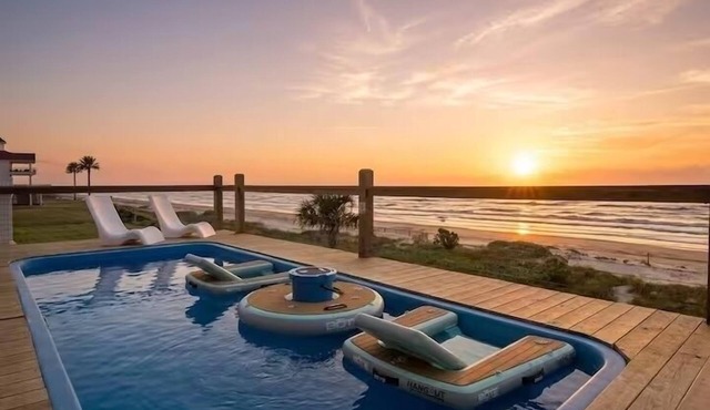 Front Row Pool - chilled & heated - hot tub- beachfront