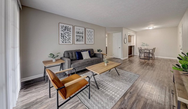 Frontdesk | 1 BR 10 mins to ND Stadium