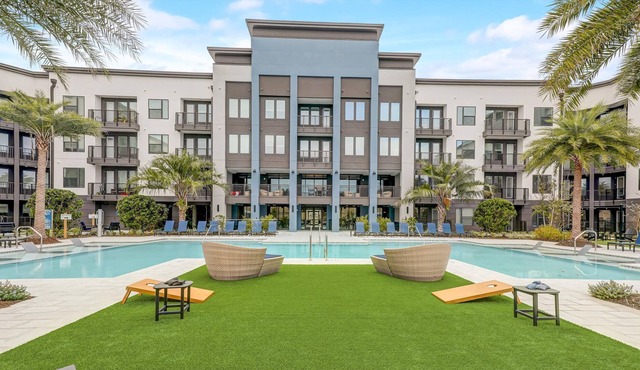 Frontdesk 1 BR Apt Near St Johns Town Center