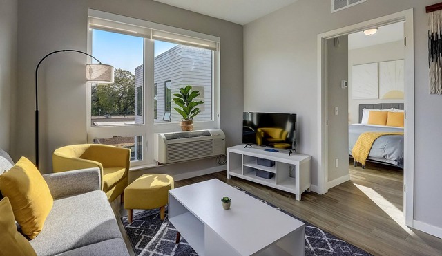 Frontdesk | 1 BR Apt near Allianz Field
