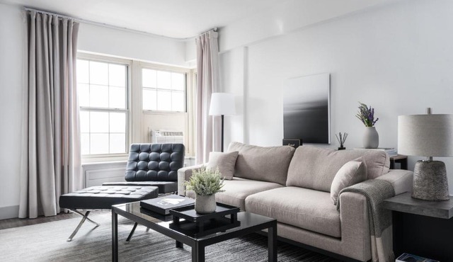 FRONTDESK 1 BR City Apt near STL Art Museum