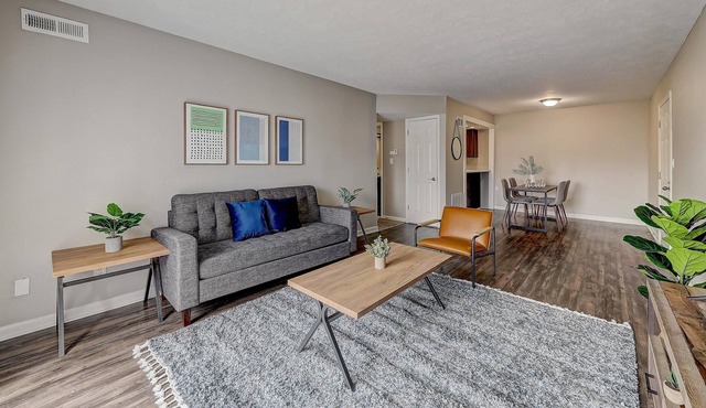 Frontdesk | 1 BR Near Notre Dame