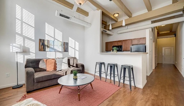 FRONTDESK 1010 Central Apts Downtown Indy