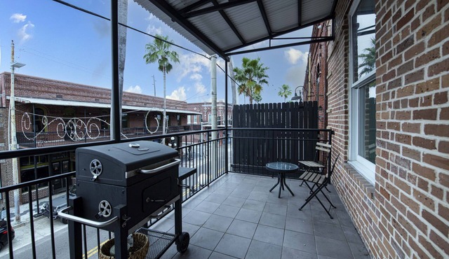 FRONTDESK 1910 E 7th Ave Apts Historic Ybor Tampa