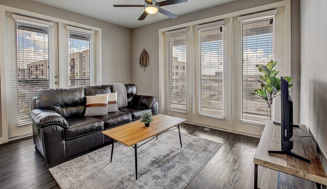 Frontdesk | 2 BR Apt near Bull Creek District Park