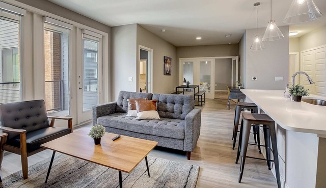 Frontdesk | 2 BR Apt near Wonderspaces Austin