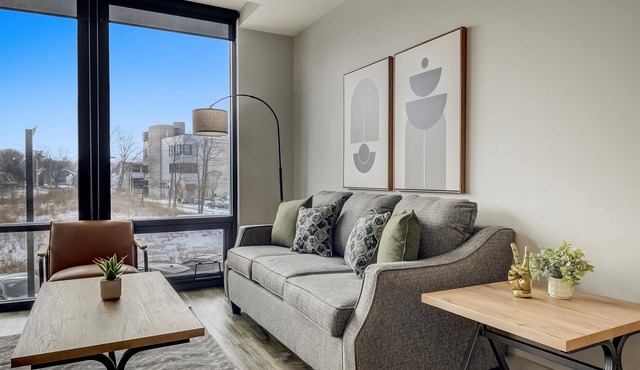 Frontdesk | 2 BR Apt by Indianapolis Art Center