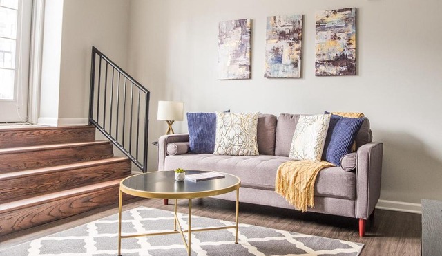 FRONTDESK 915 Broadway Apts Downtown Kansas City