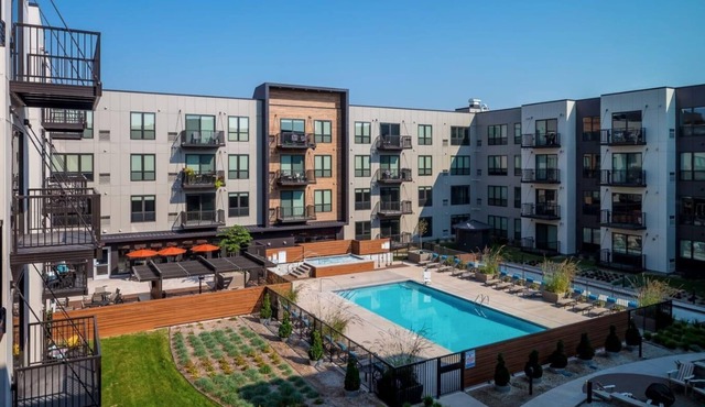 Frontdesk | Central Downtown 1BR near the River