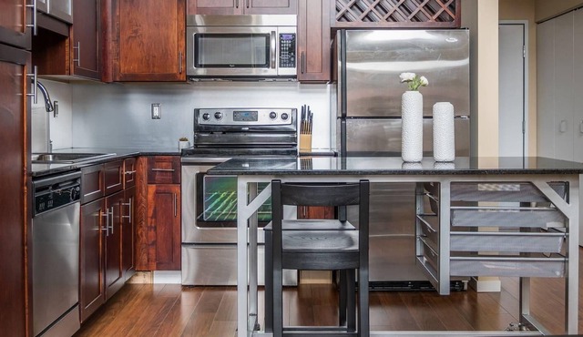 Frontdesk | Convenient 1BR Apt in Downtown East