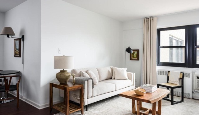 FRONTDESK Furnished 1 BR Apt in Central West End