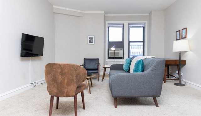 FRONTDESK Historic 2 BR Apt by Jackson Park