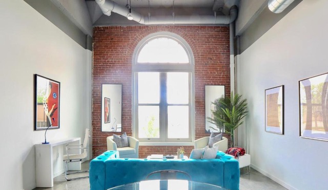 FRONTDESK Historic KCY Flats with Rooftop Deck