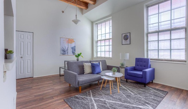 Frontdesk I River Place Apts Rivertown Detroit