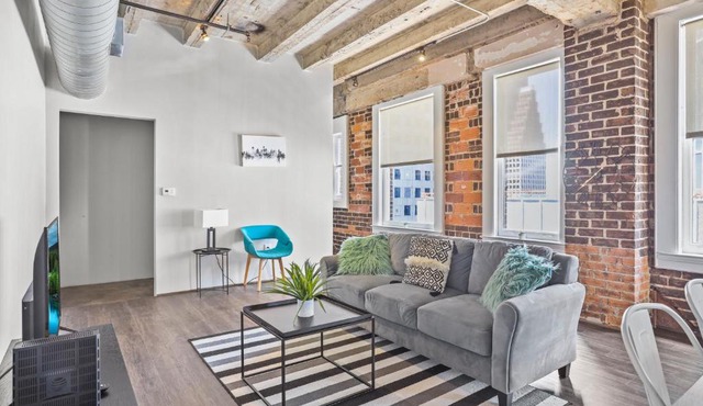 Frontdesk I The Rice Apts Downtown Houston