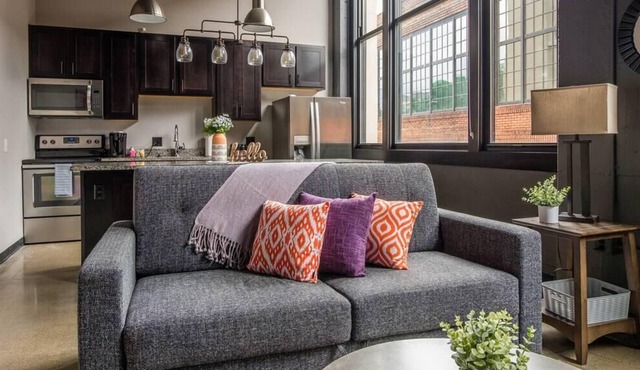 Frontdesk | Industrial 2BR Apt in Strip District