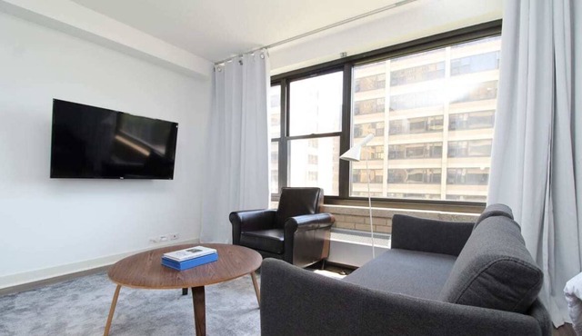 Frontdesk | Modern Studio Apt in East Hyde Park