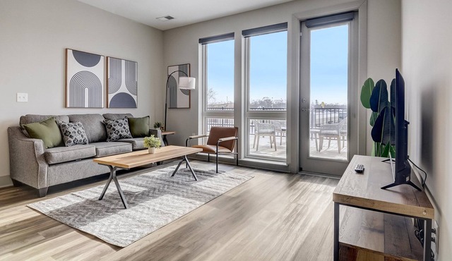 FRONTDESK River House Apts Broad Ripple Indianapolis