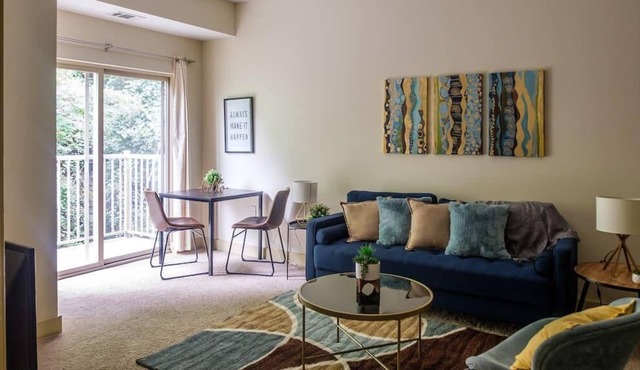 Frontdesk | Spacious + Modern 2BR in West Oakland