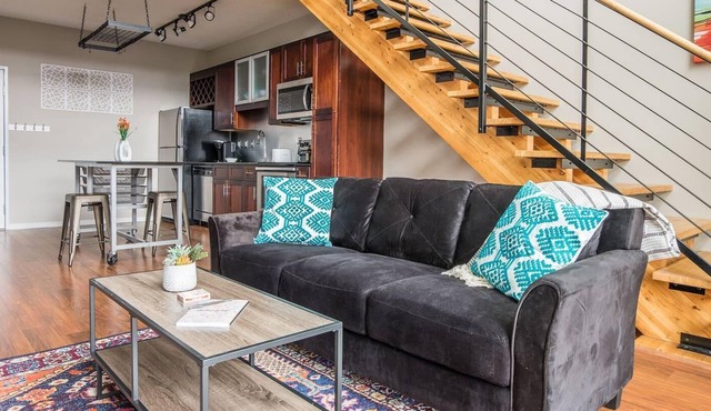 Frontdesk | Stylish + Modern 2BR in Downtown East