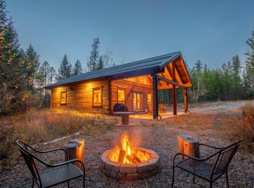Frontier Cabin by Twin Beds Vacation Homes