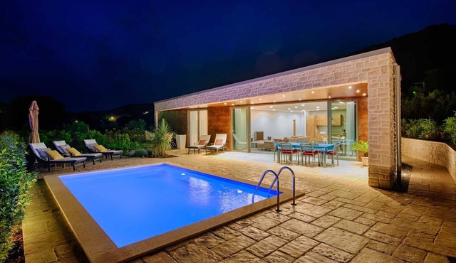 Frontline Korcula Villa | A Stones Throw to The Beach | Villa Korcula Bay View | Beautiful 3 Bedroom Villa
