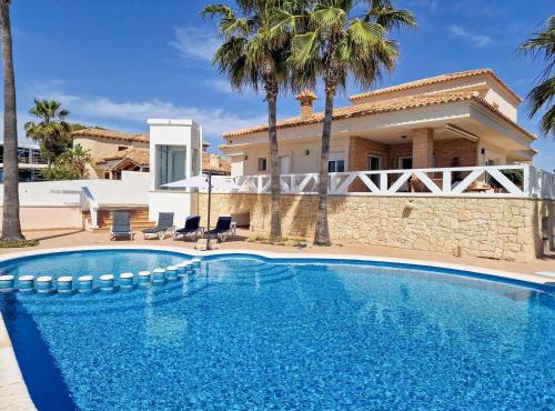 Frontline Beach Villa Playa Flamenca